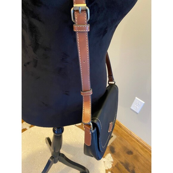 St. John's Bay Black Crossbody Bag with Sleek Design - Picture 10 of 11